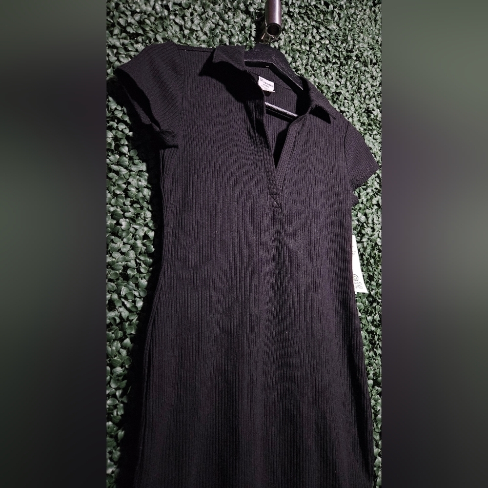 Black Collared Ribbed Dress - Picture 2 of 4